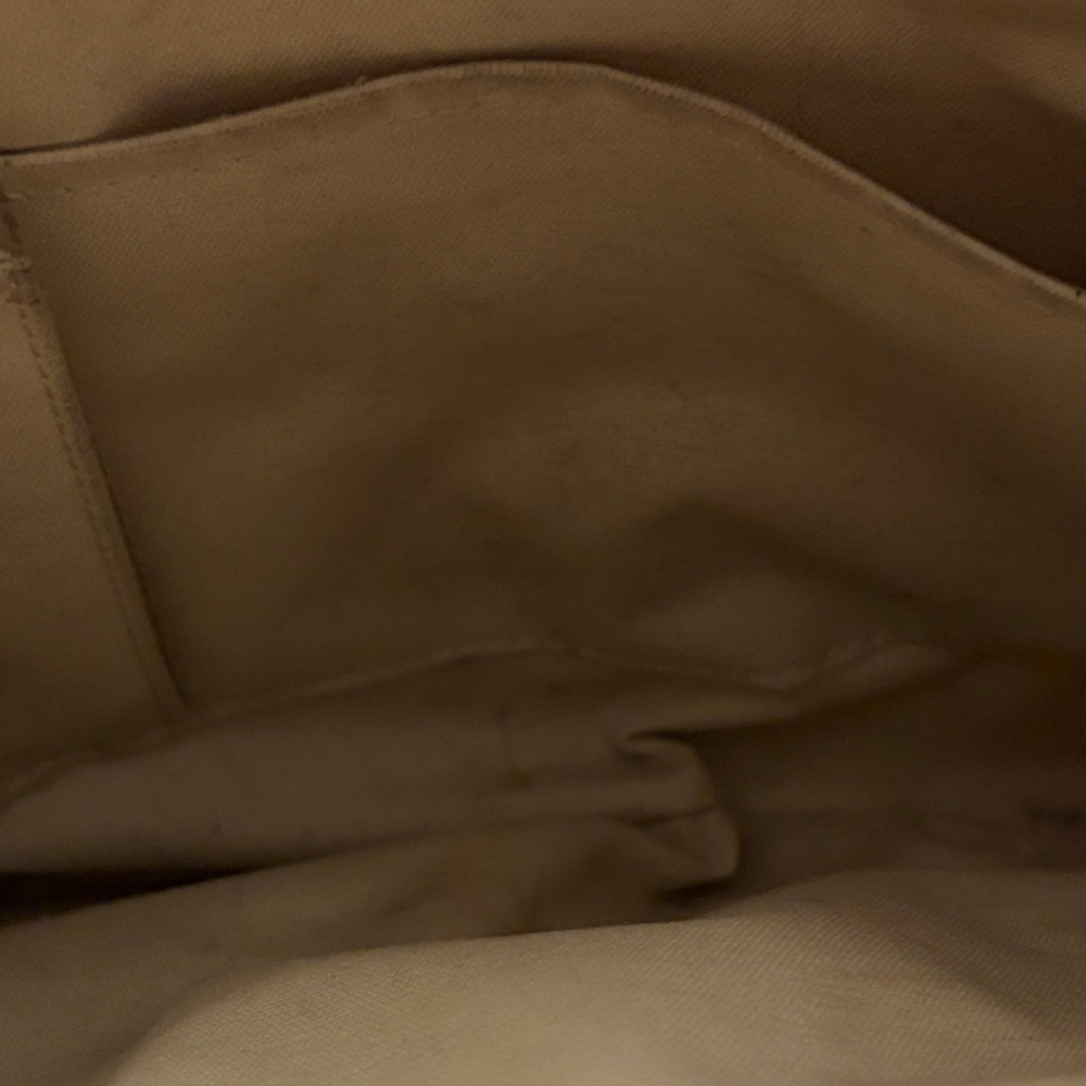 Louie Vuitton Purse - Picture 6 of 11